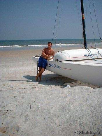 На пляжах Флориды часто можно встретить небольшие яхты